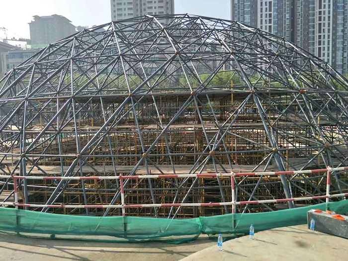 黄海球形网架钢结构施工